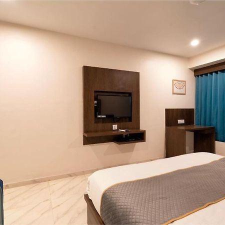 Hotel Royal 24 Ahmedabad Exterior foto