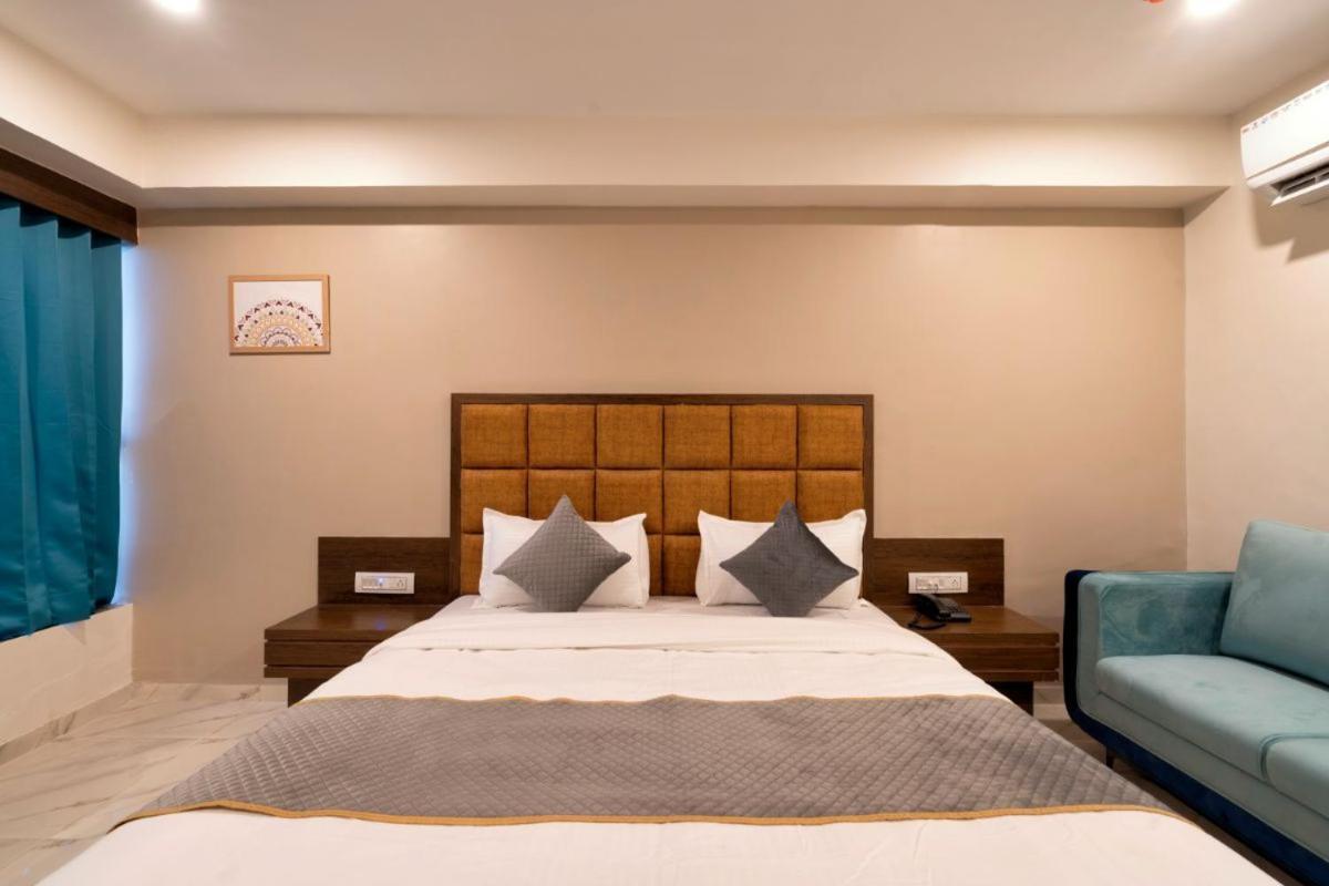 Hotel Royal 24 Ahmedabad Exterior foto